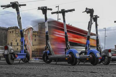 Targhe per monopattini elettrici: s&igrave; del Garante Privacy, ma con condizioni importanti. Ecco quali sono