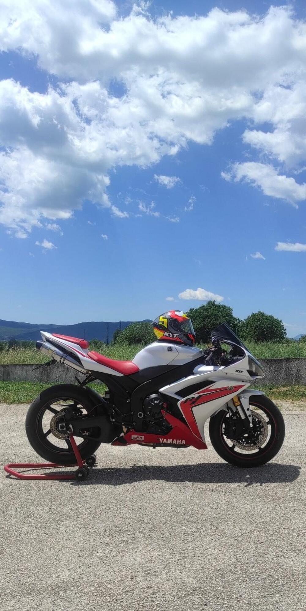 Yamaha YZF R1 (2007 - 08) (4)