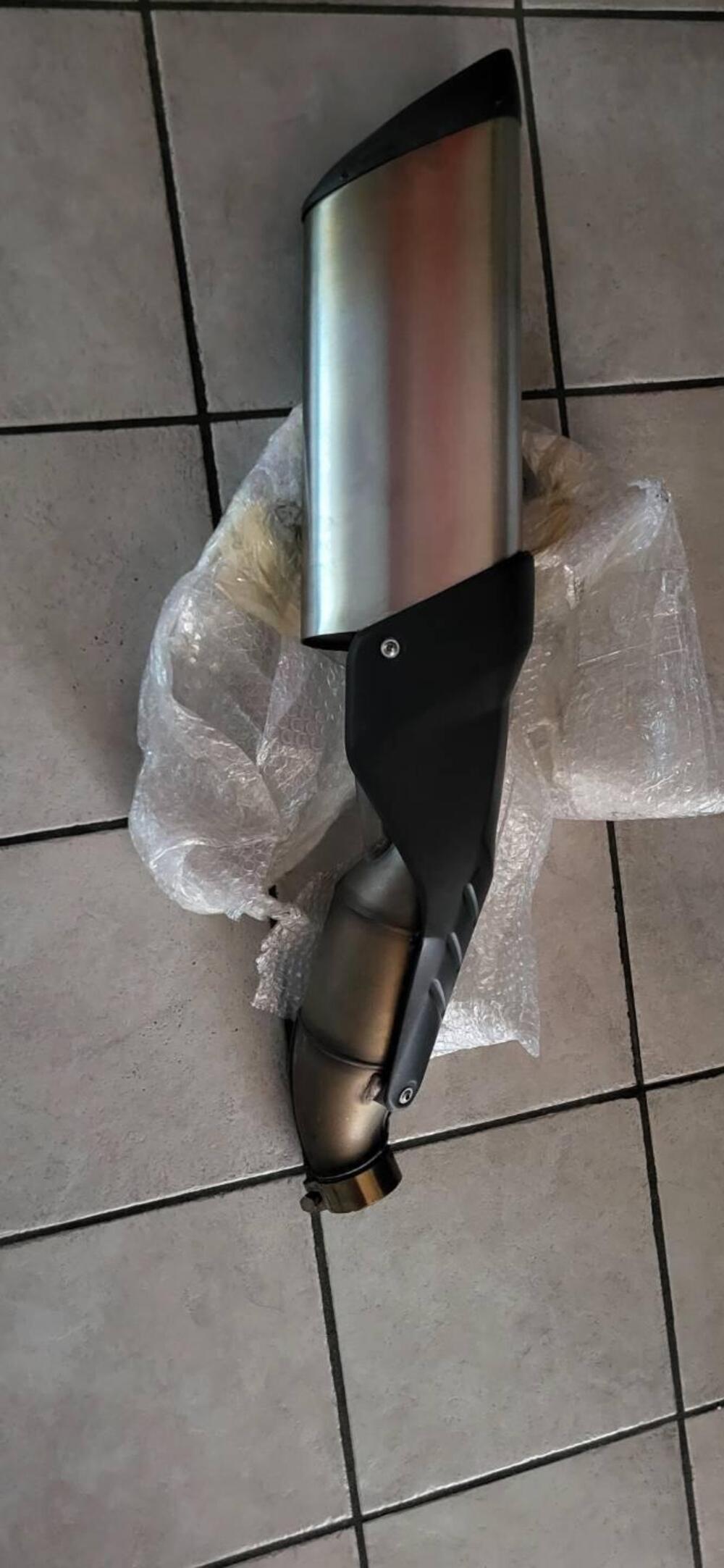 Scarico x Tuono V4 1100 Factory Aprilia (3)