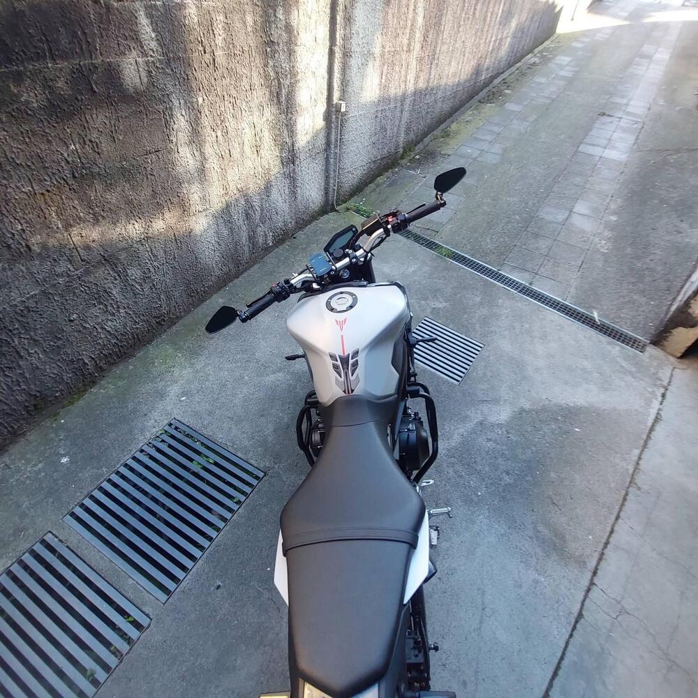 Yamaha MT-09 (2017 - 20) (3)