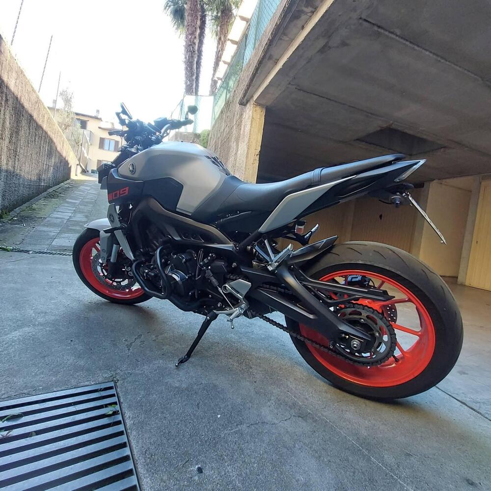 Yamaha MT-09 (2017 - 20) (4)