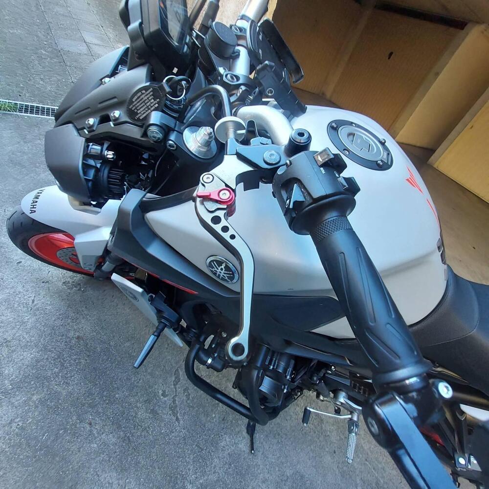 Yamaha MT-09 (2017 - 20) (5)