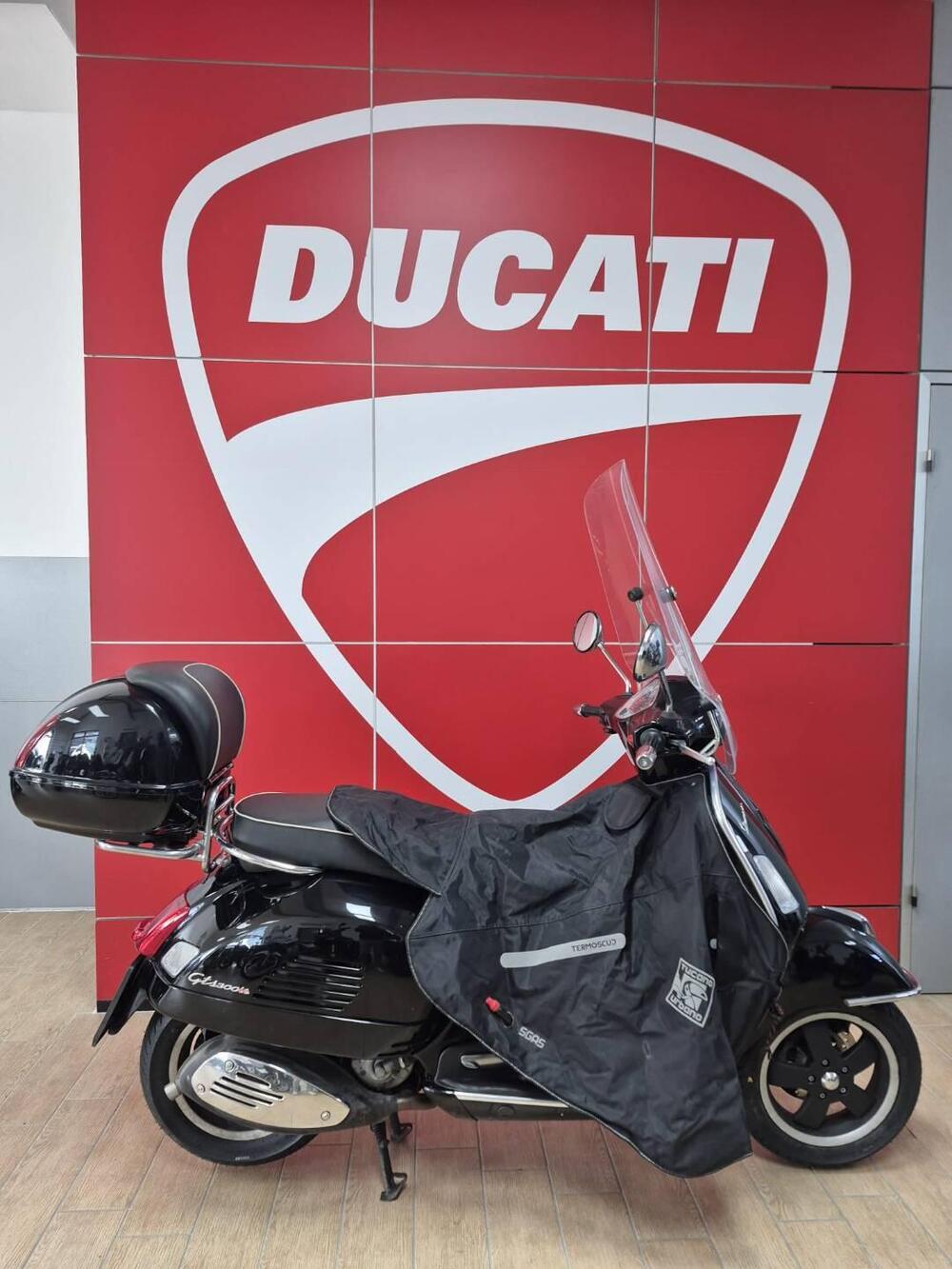 Vespa GTS 300 (2010 - 14) (4)