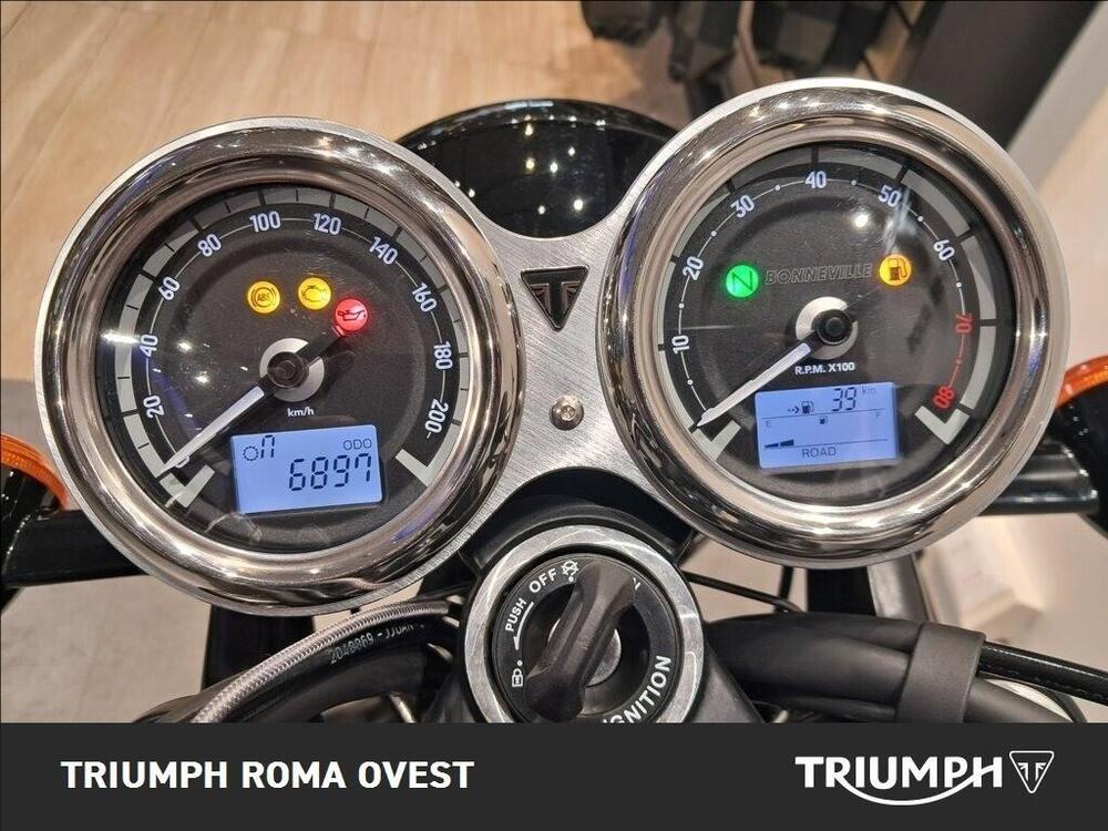 Triumph Bonneville T120 Black Stealth Edition (2024) (12)