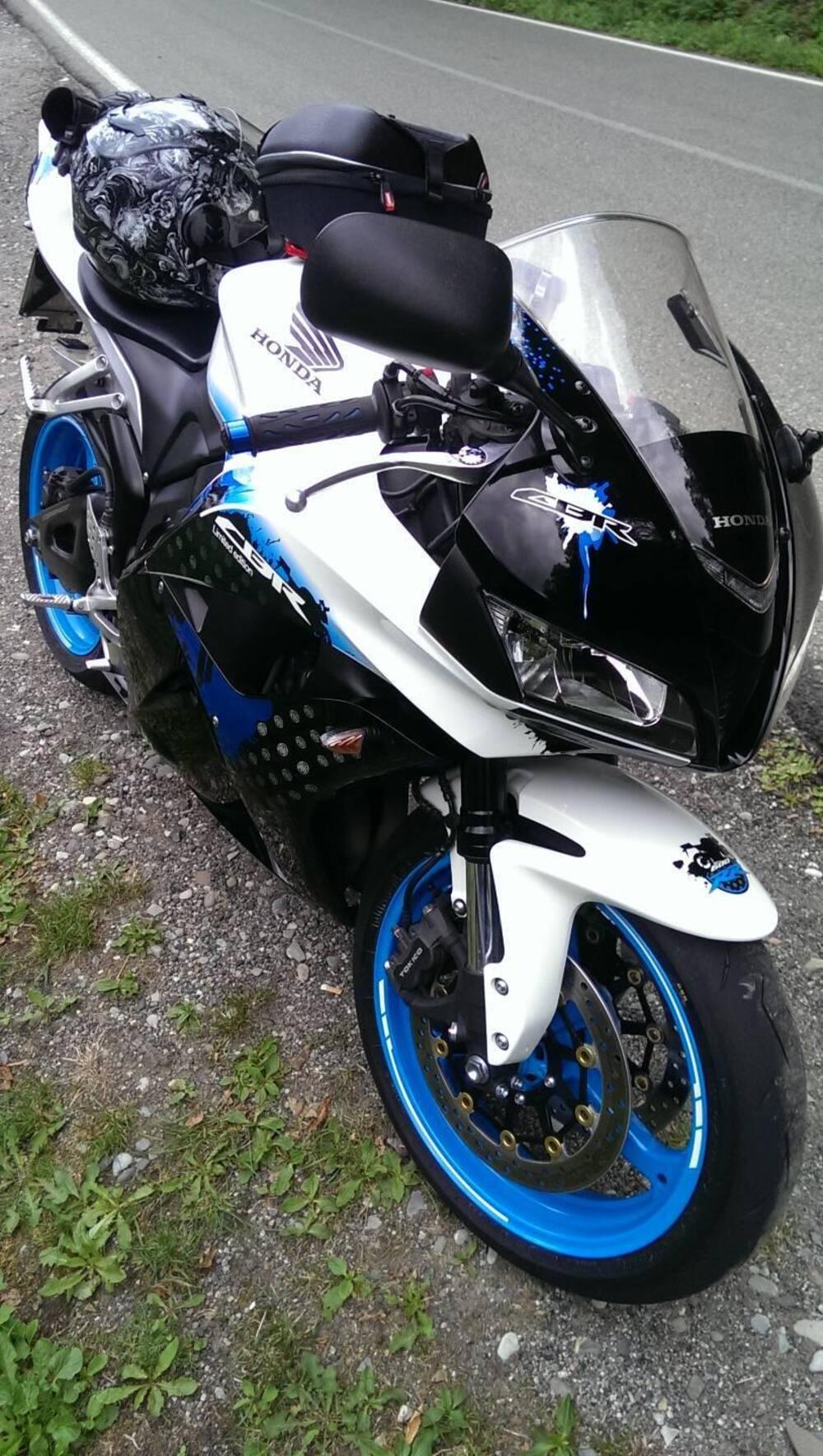 Honda CBR 600 RR (2009 - 12) (5)