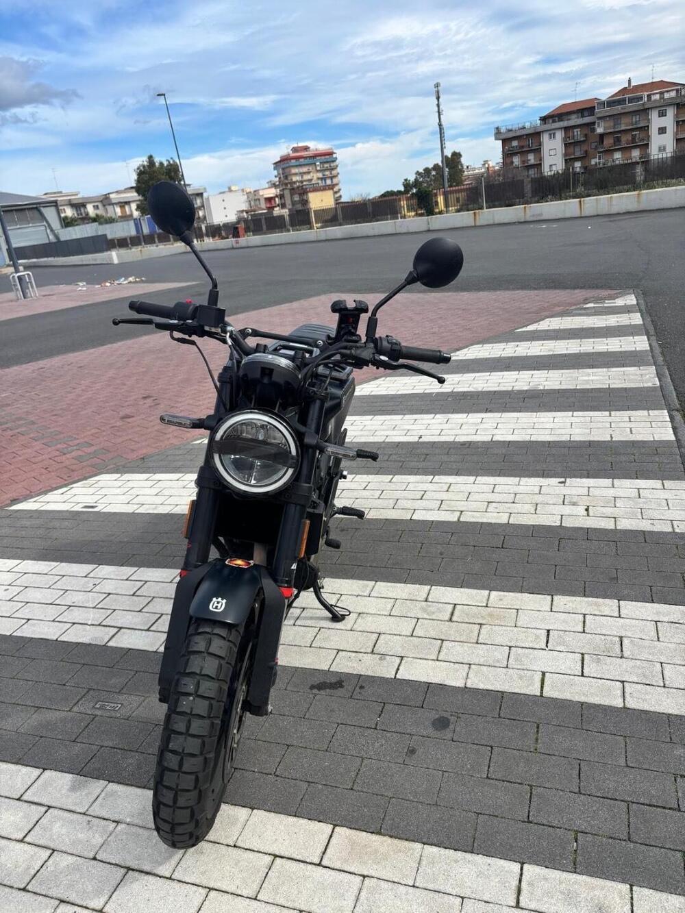 Husqvarna Svartpilen 125 (2021 - 23) (4)