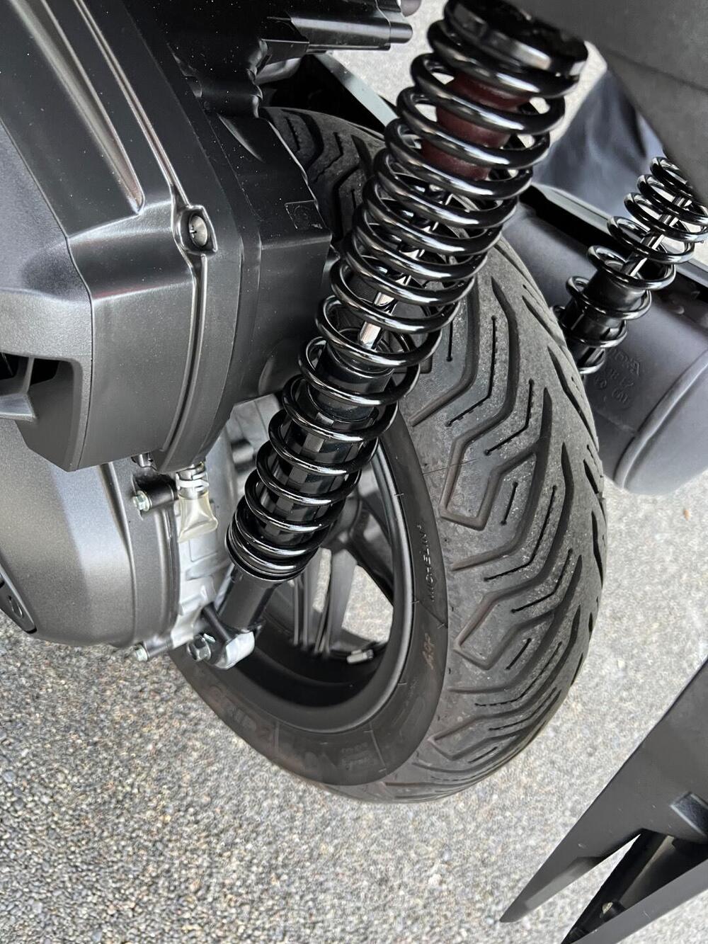 Honda Forza 350 (2022 - 24) (15)