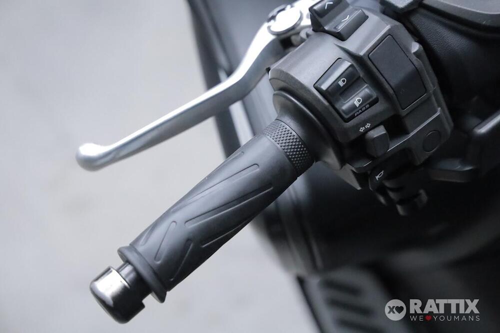 Yamaha T-Max 560 Tech Max (2020) (11)