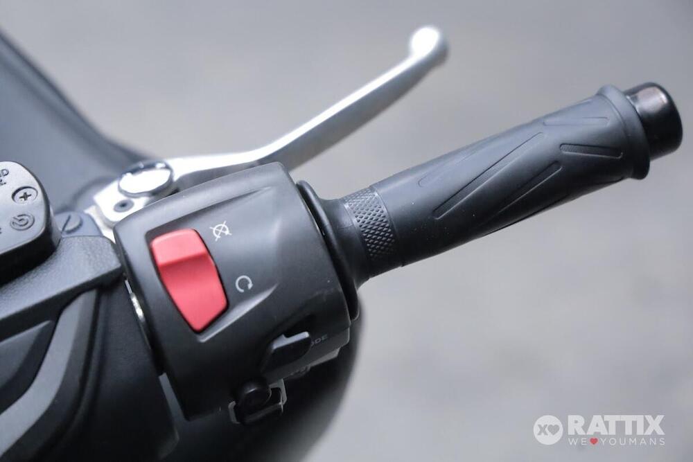 Yamaha T-Max 560 Tech Max (2020) (12)