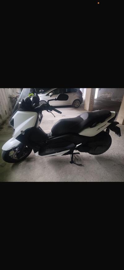 Yamaha X-Max 250 (2014 - 16) usata