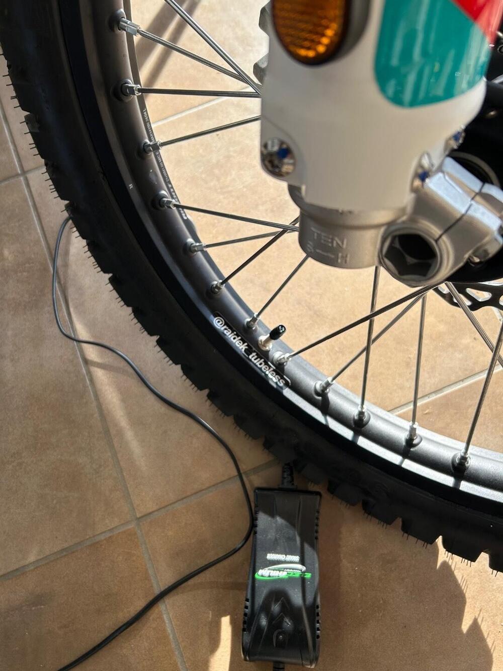 Kove 450 Rally Lucky Explorer Replica (2025 - 26) (6)