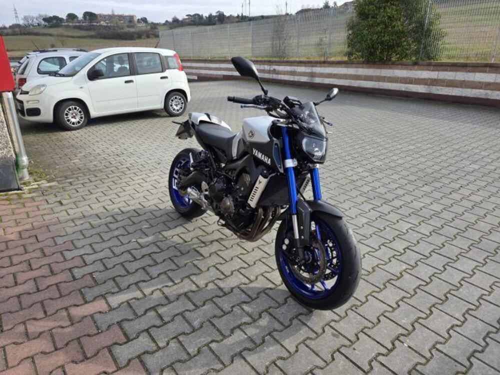 Yamaha MT-09 ABS (2016) (2)