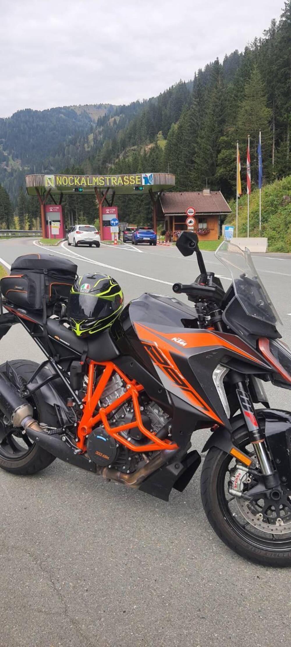 KTM 1290 Super Duke GT (2021)