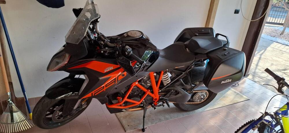 KTM 1290 Super Duke GT (2021) (3)