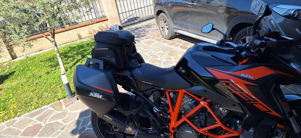 KTM 1290 Super Duke GT (2021) (8)