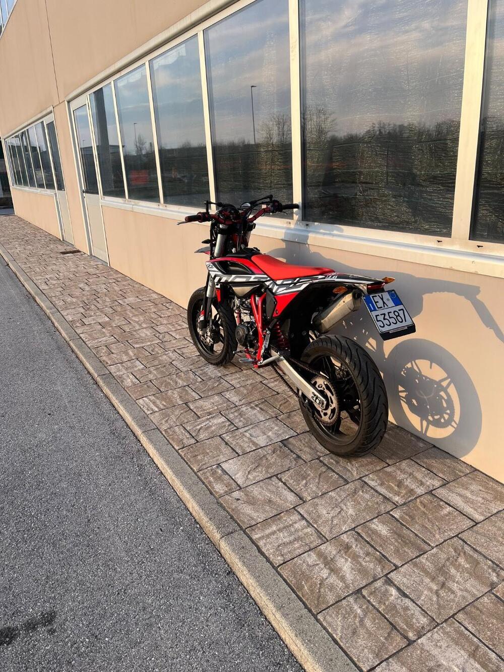 Betamotor RR 125 4T Motard LC (2021 - 23) (5)