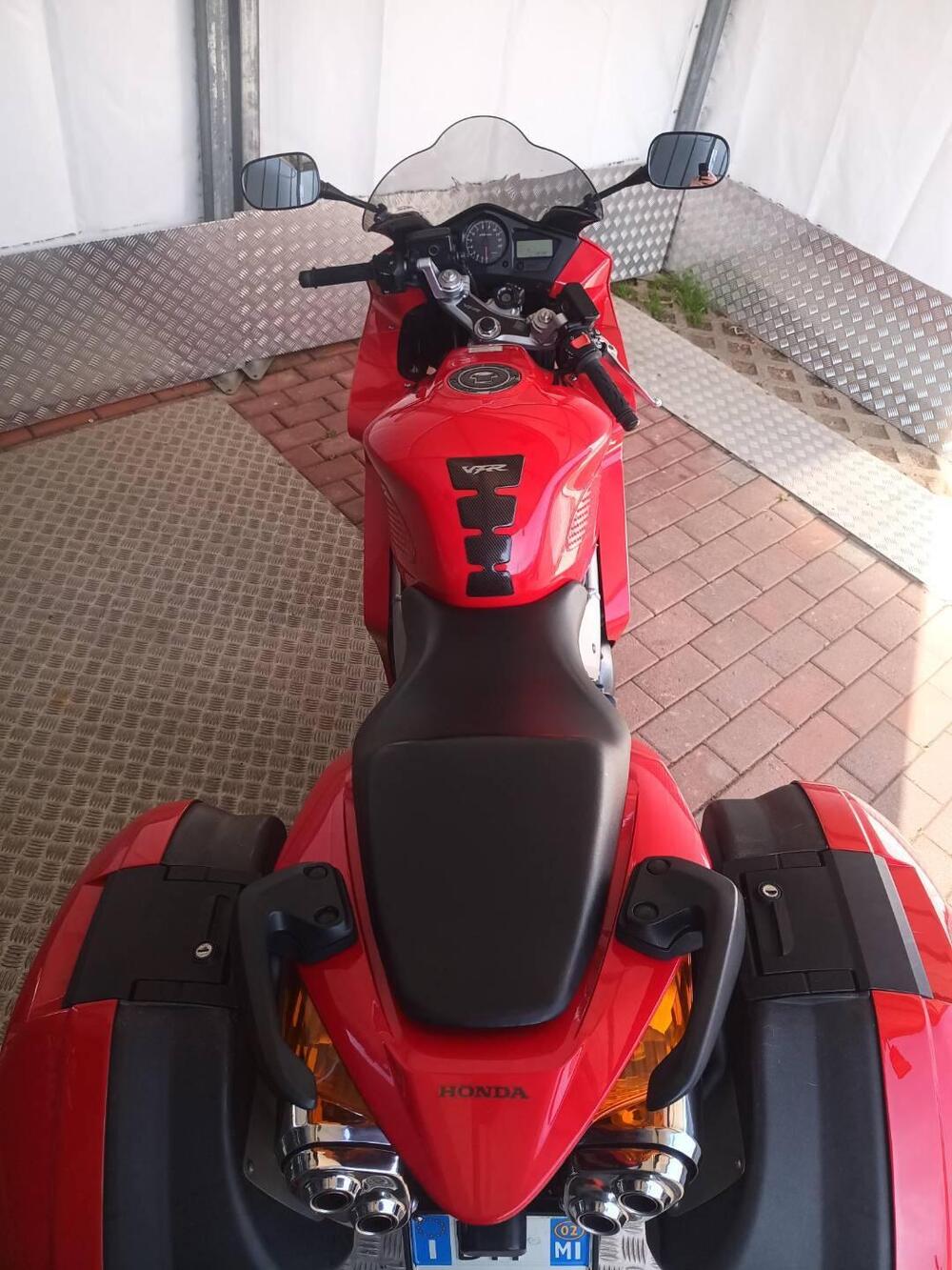 Honda VFR 800 (2002 - 05) (12)