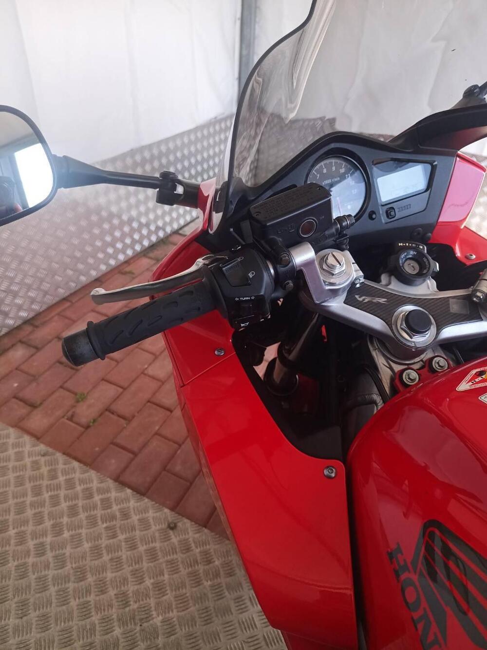 Honda VFR 800 (2002 - 05) (13)