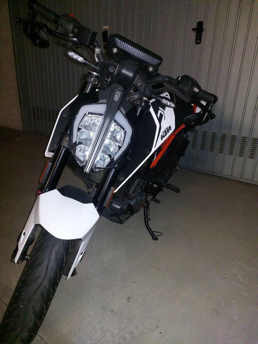 KTM 125 Duke (2021 - 23) (2)