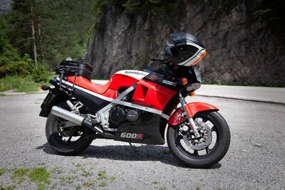 Kawasaki gpz 600 r d'epoca
