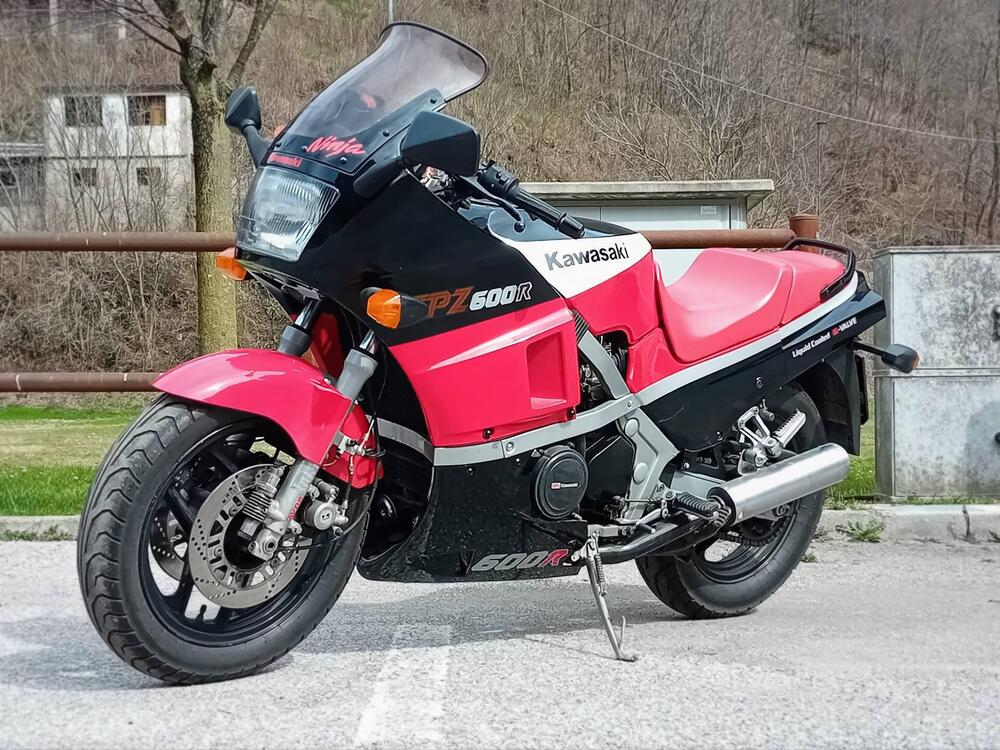Kawasaki gpz 600 r (3)