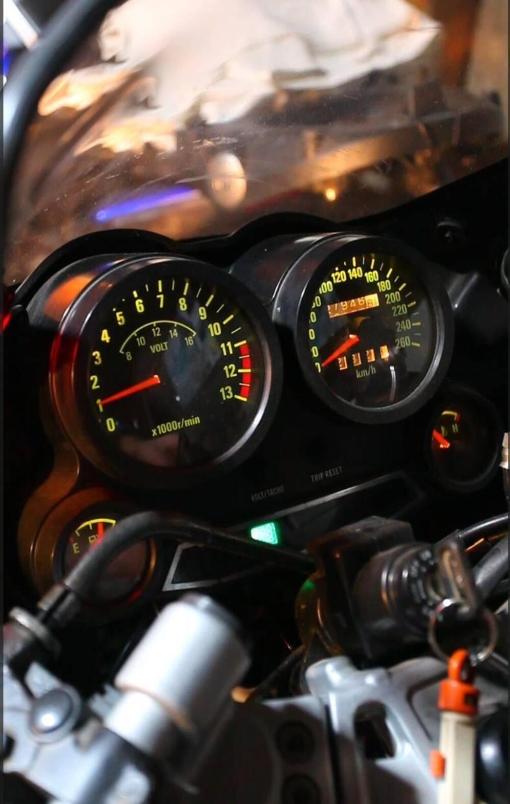 Kawasaki gpz 600 r (6)