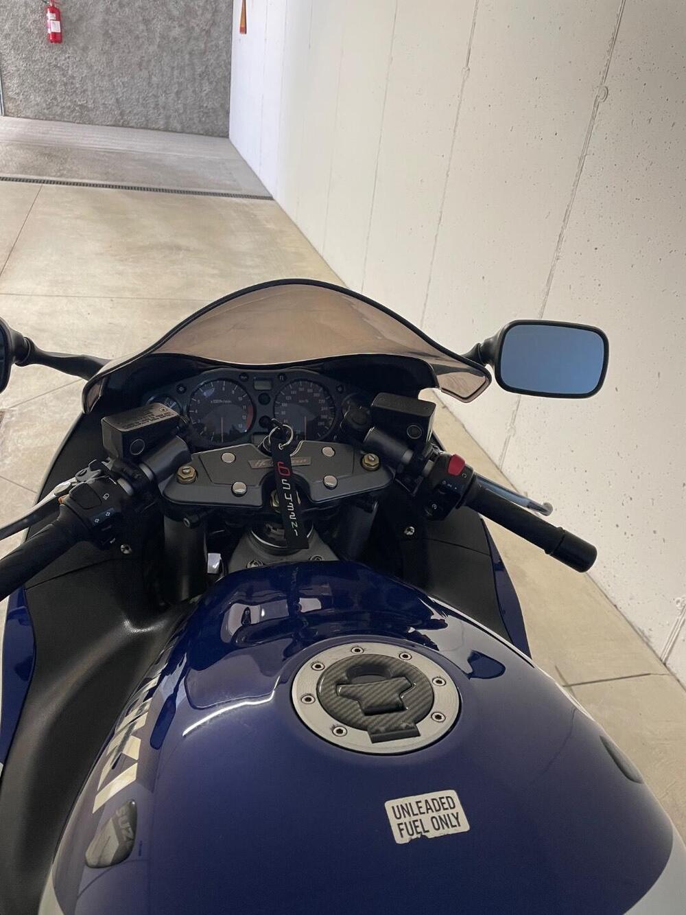 Suzuki GSX 1300 R Hayabusa (1999 - 06) (4)