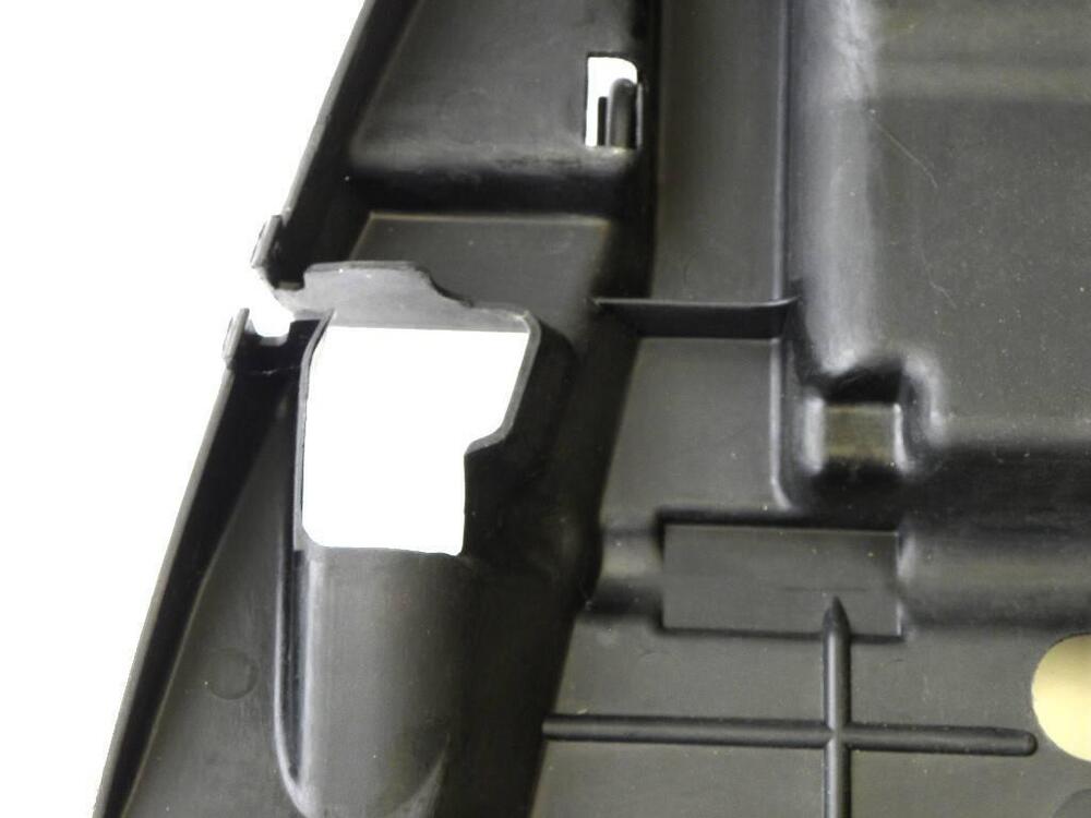 Carena vano sottosella con cassetta attrezzi Honda (3)