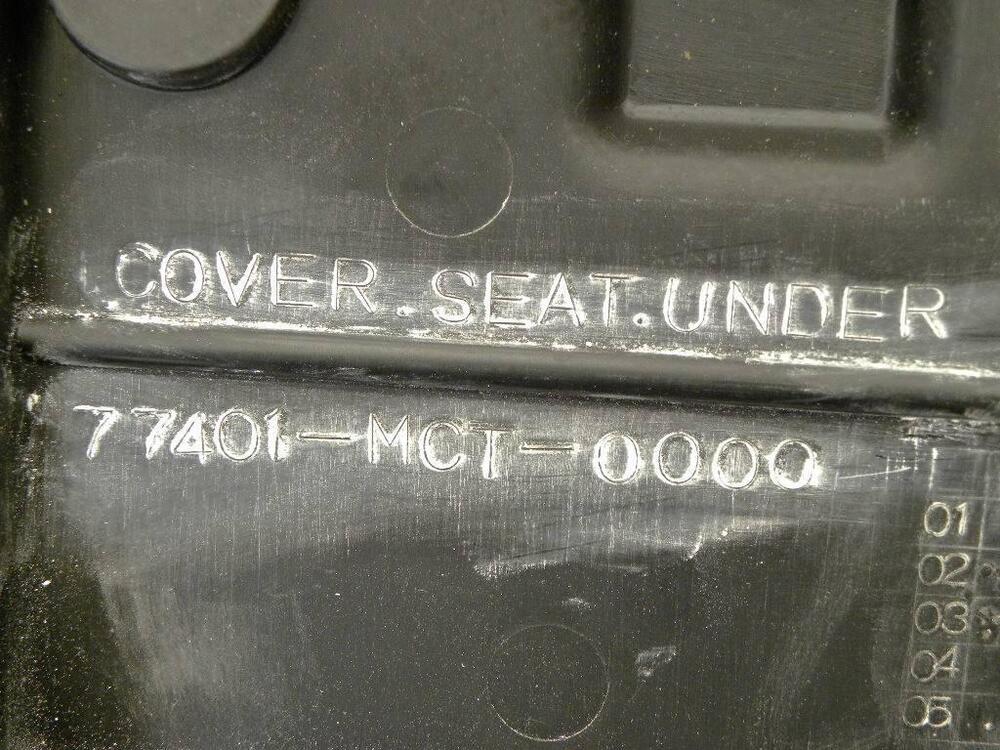 Carena vano sottosella con cassetta attrezzi Honda (5)