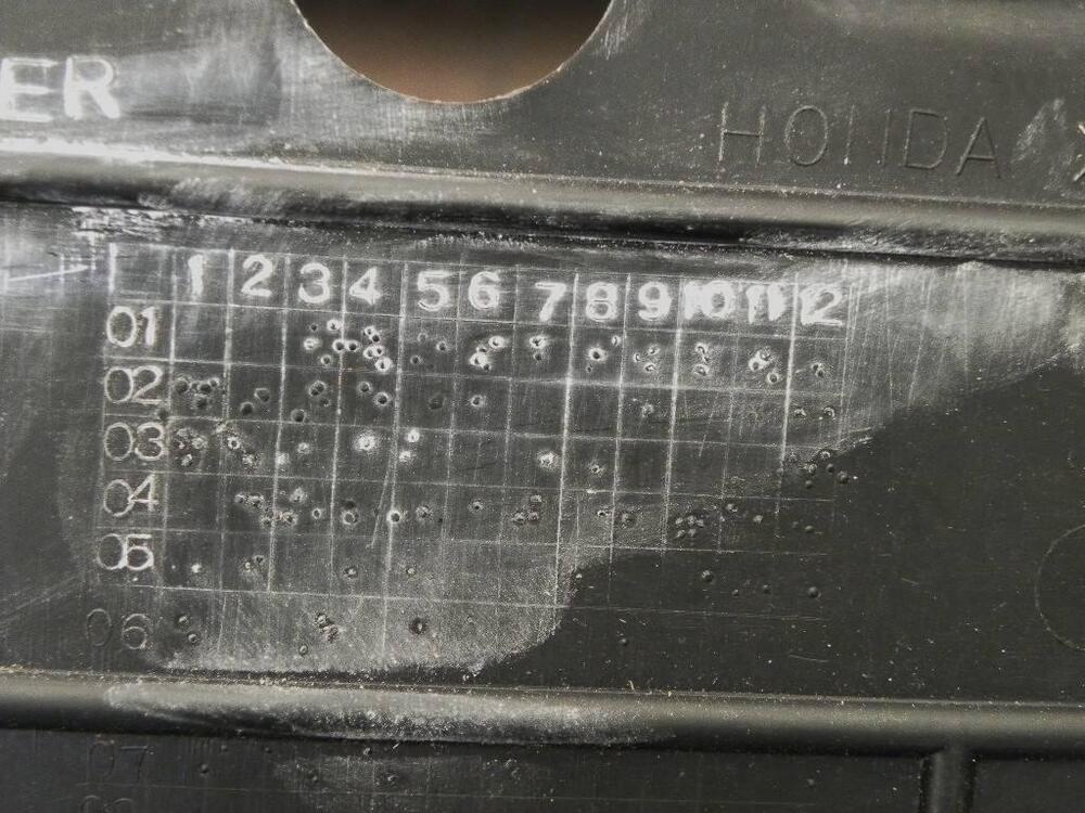 Carena vano sottosella con cassetta attrezzi Honda (6)