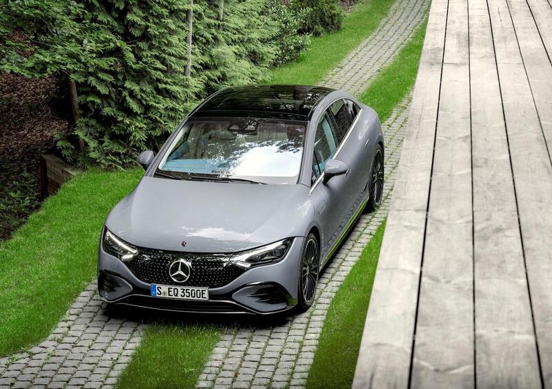 Mercedes-Benz EQE (2022-->>) (10)