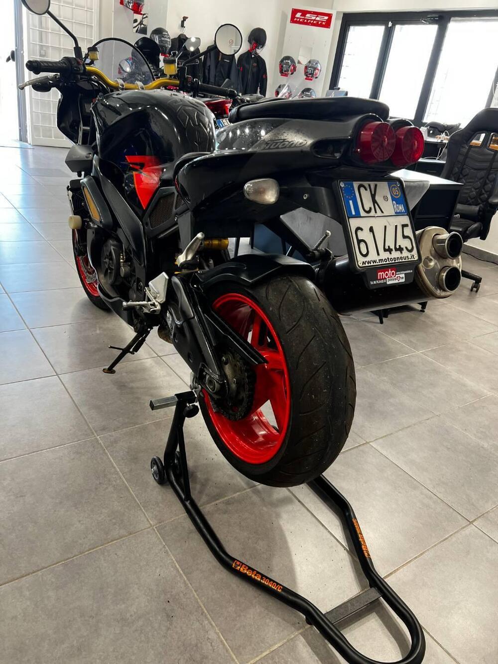 Aprilia RSV 1000 (2003 - 04) (3)