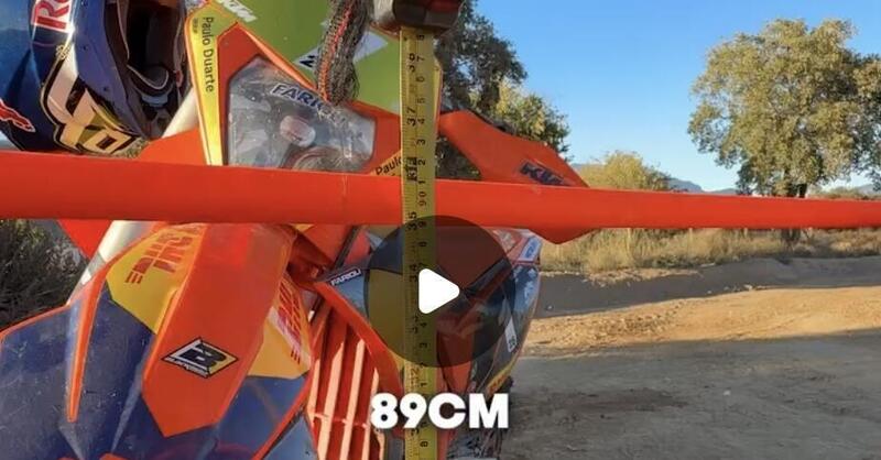 Josep Garcia alle prese con il limbo in sella alla sua KTM Factory [VIDEO]