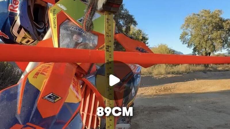 Josep Garcia alle prese con il limbo in sella alla sua KTM Factory [VIDEO]