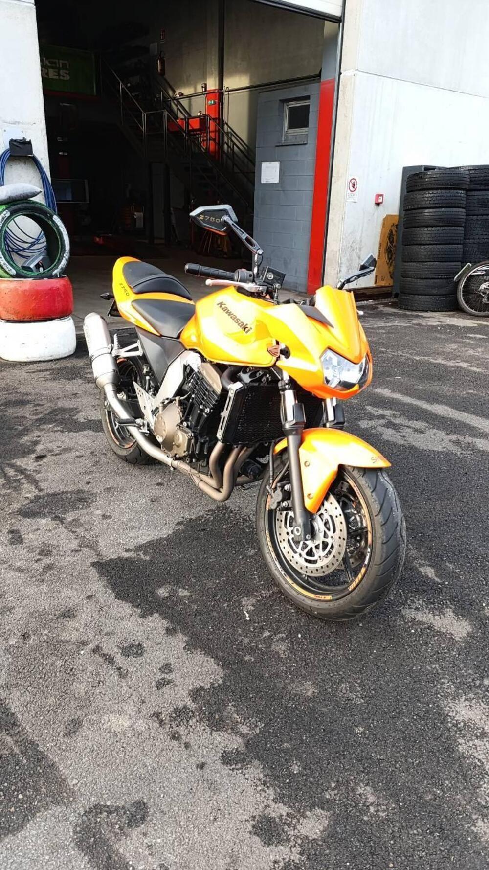 Kawasaki Z 750 (2003 - 06) (2)