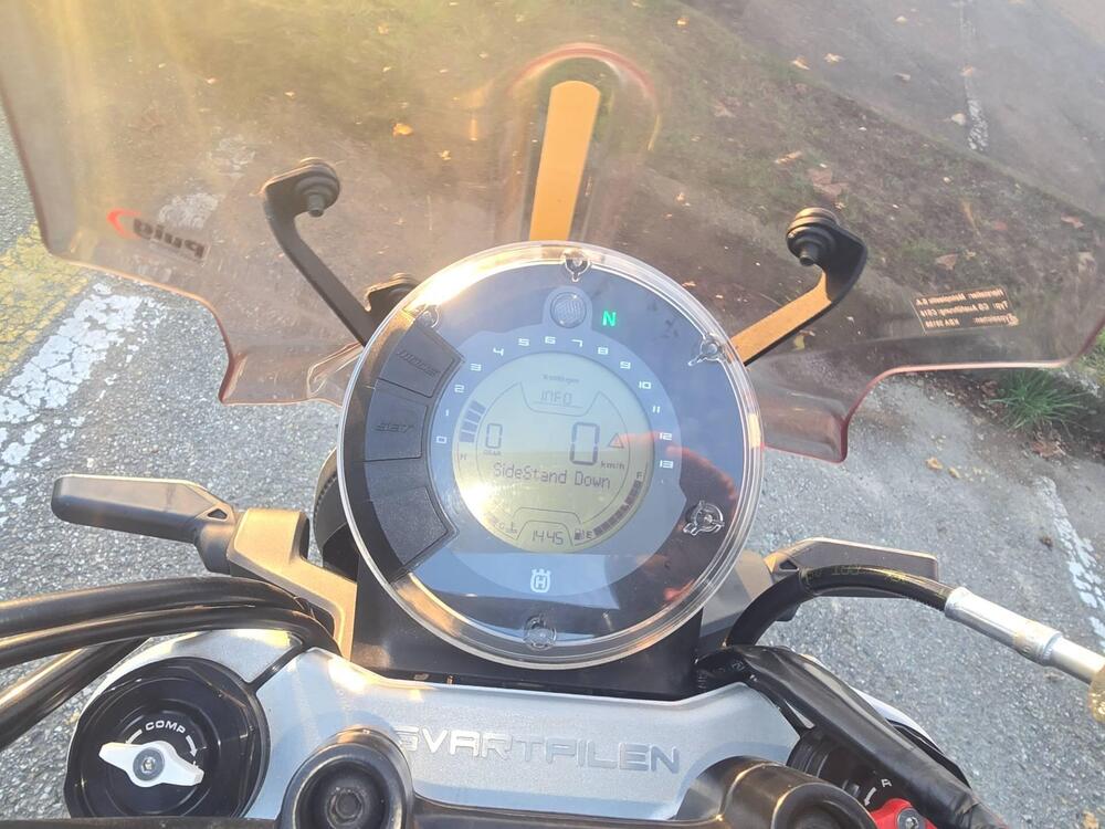 Husqvarna Svartpilen 401 (2021 - 23) (5)