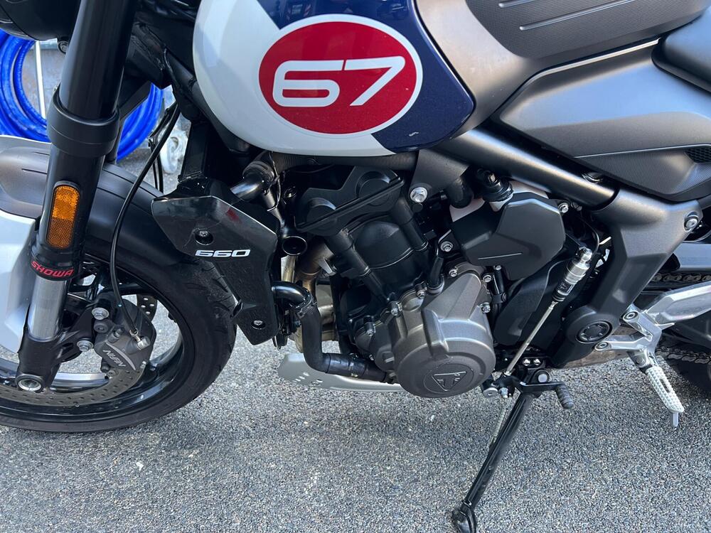 Triumph Trident 660 Triple Tribute Edition (2024) (9)