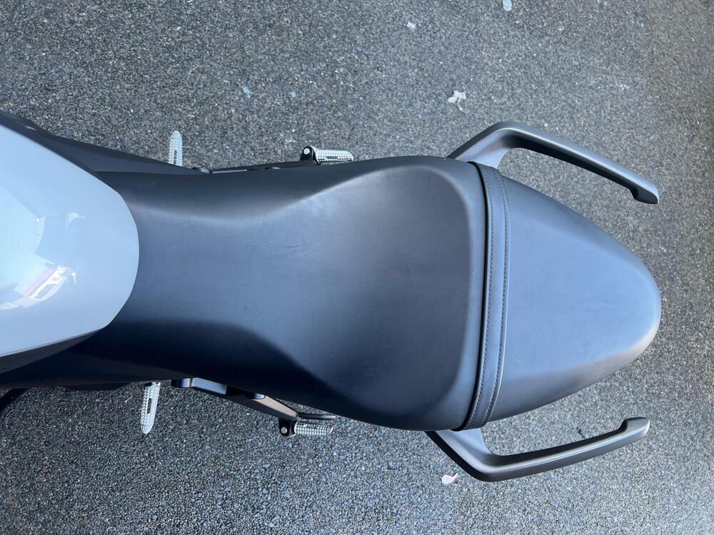 Triumph Trident 660 Triple Tribute Edition (2024) (8)