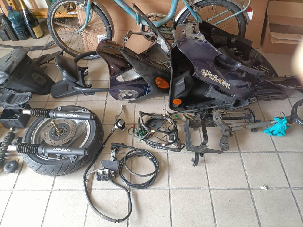 Pezzi dink 50 Kymco (3)