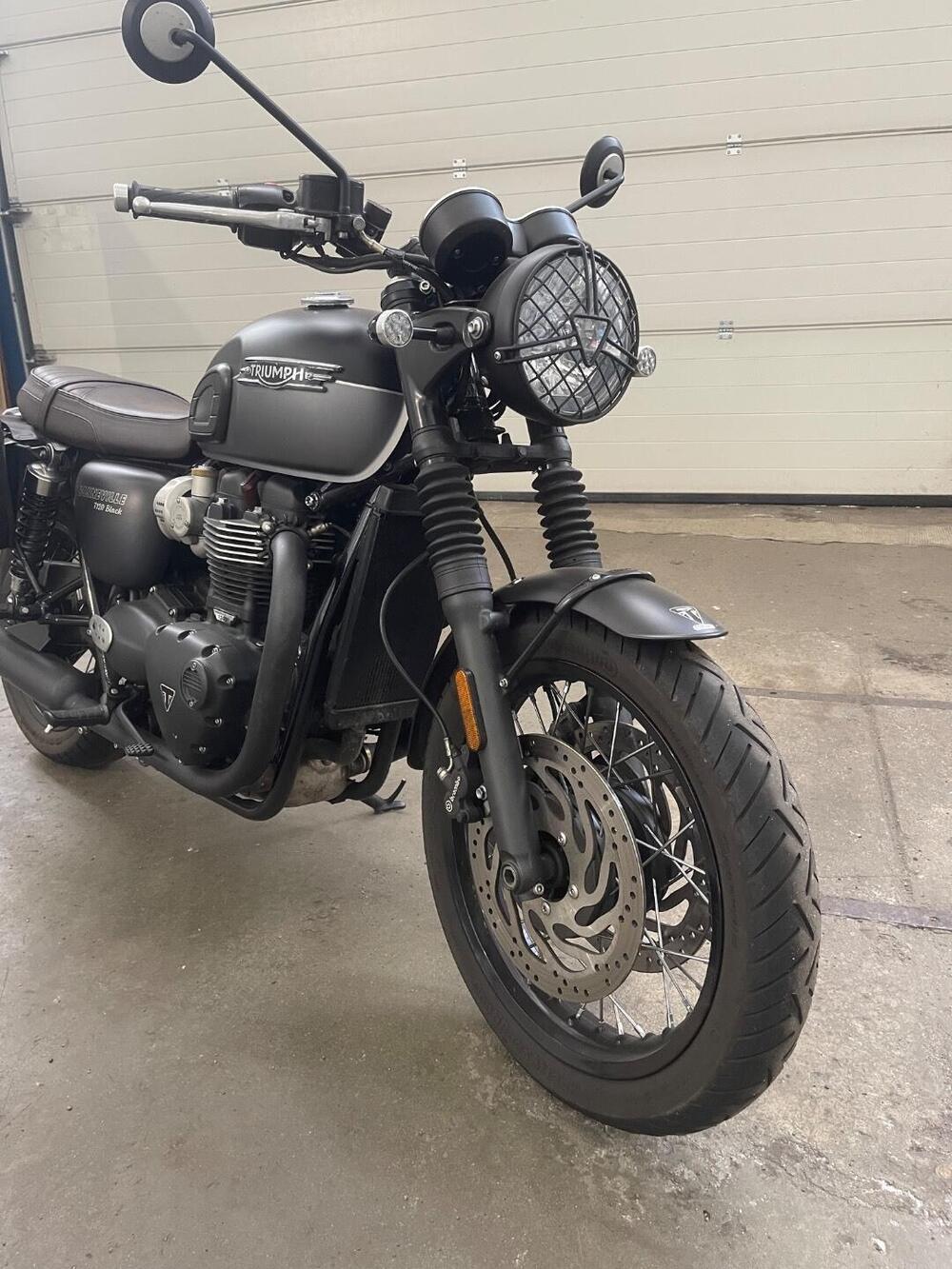 Triumph Bonneville T120 Black (2021 - 25) (7)