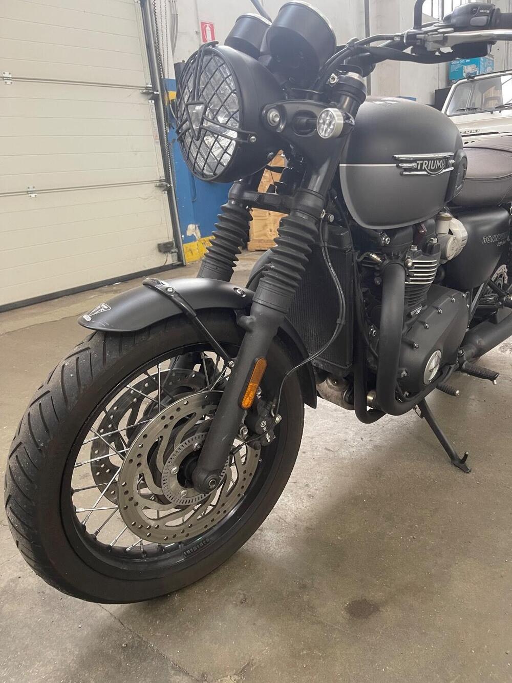 Triumph Bonneville T120 Black (2021 - 25) (9)