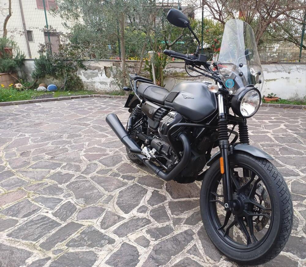 Moto Guzzi V7 III Stone (2017 - 20)