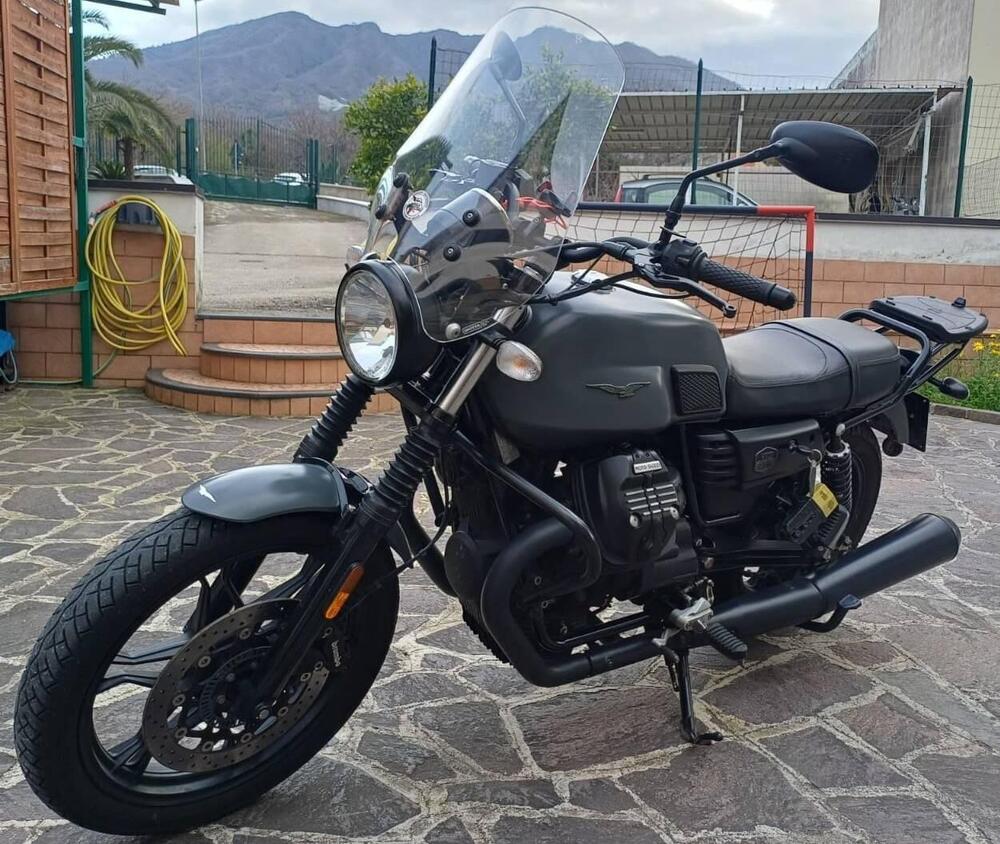 Moto Guzzi V7 III Stone (2017 - 20) (3)