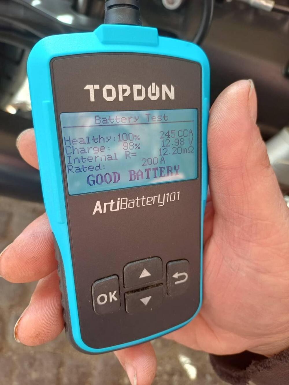 Moto Guzzi V7 III Stone (2017 - 20) (10)