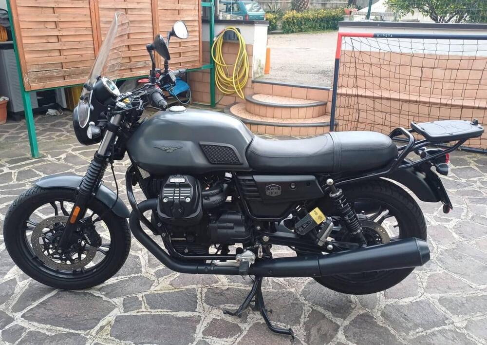 Moto Guzzi V7 III Stone (2017 - 20) (5)