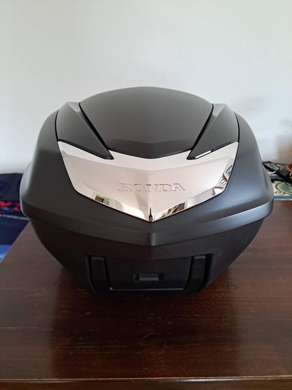 bauletto sh 150 sporty nero opaco 2023 Honda (2)