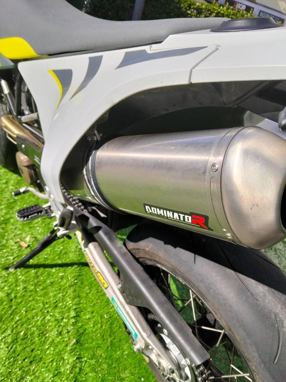 Husqvarna 701 Supermoto (2021) (4)