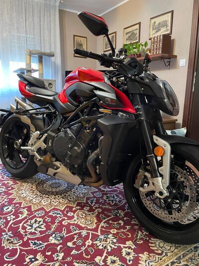 MV Agusta Brutale 1000 RS (2022 - 26) usata
