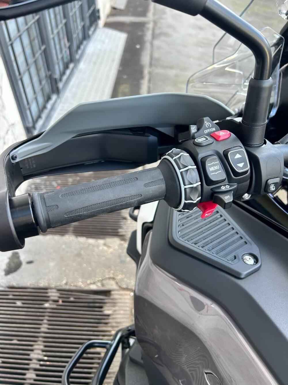 Bmw R 1300 GS Adventure ASA (2025 - 26) (6)