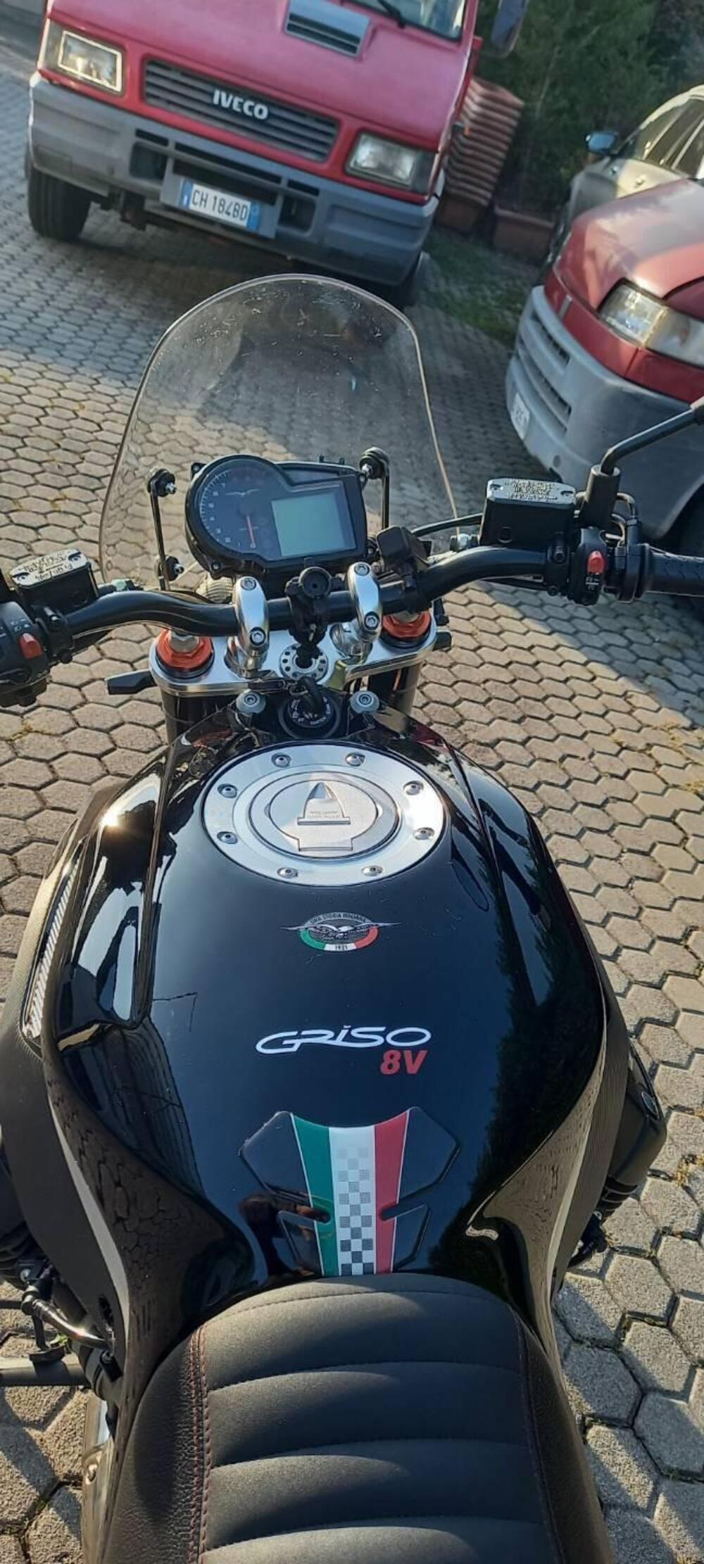 Moto Guzzi Griso 1200 8V (2007 - 12) (2)